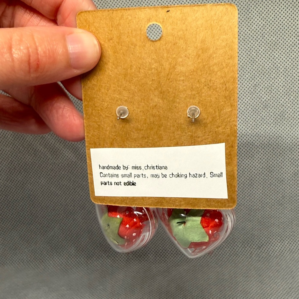Handmade Rose Heart Earrings - Picture 5 of 6